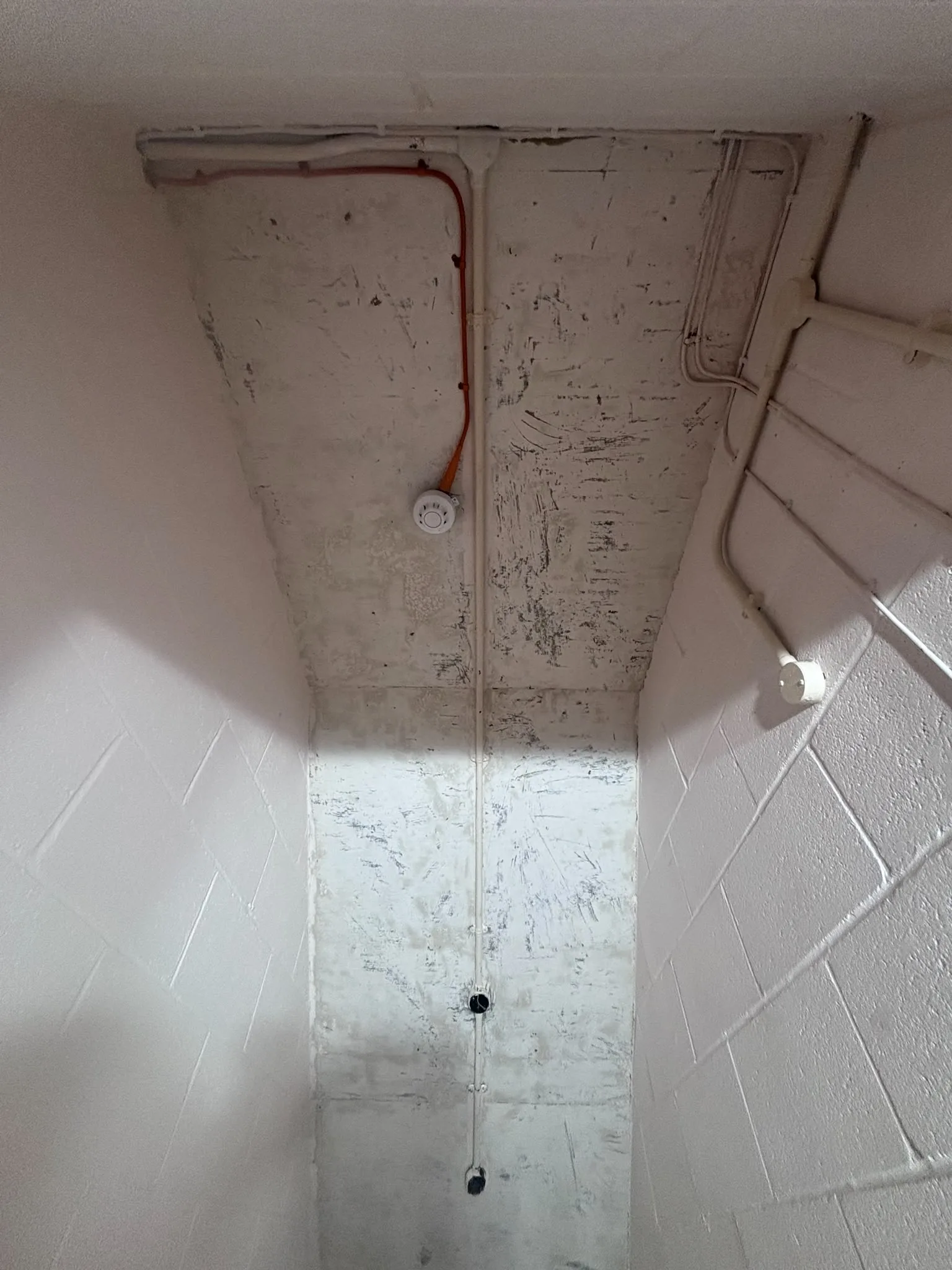 Licensed asbestos gasket removal in a Kentish Town commercial property